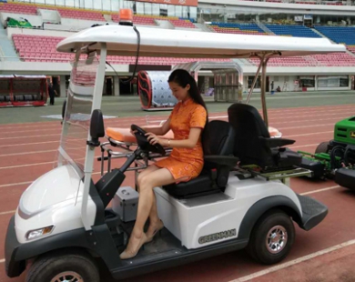 賀龍體育中心-電動(dòng)救護車(chē)